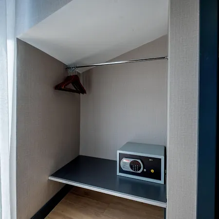 Hotel The Row Taksim *